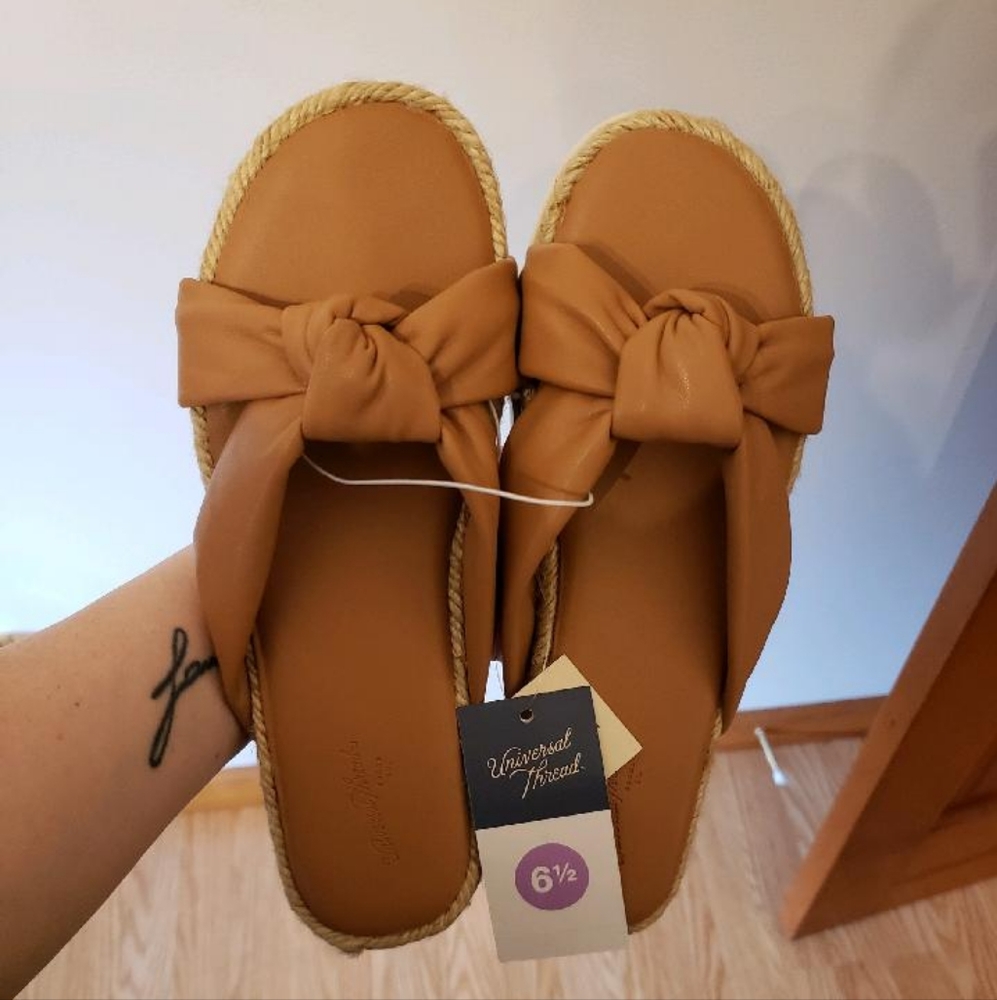 Universal Thread Tan Sandals- NWT